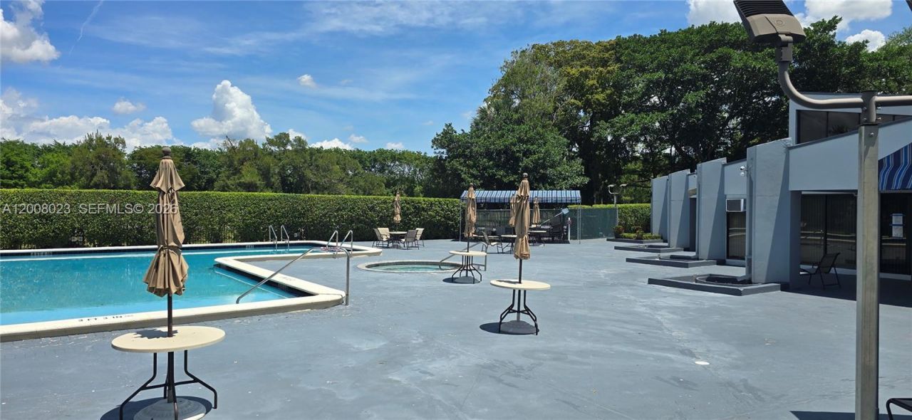 8310 Sands Point Blvd, Unit L110, Tamarac, FL 33321 Photo
