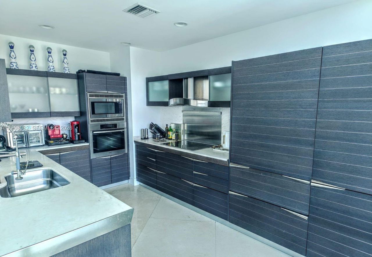 200 Biscayne Boulevard Way, Unit 5001, Miami, FL 33131 Photo