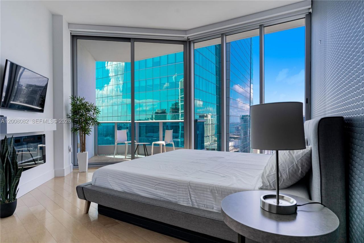 200 Biscayne Boulevard Way, Unit 5001, Miami, FL 33131 Photo