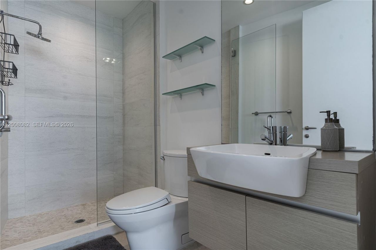 200 Biscayne Boulevard Way, Unit 5001, Miami, FL 33131 Photo