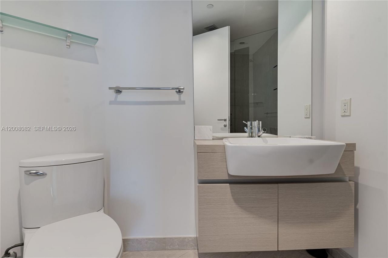 200 Biscayne Boulevard Way, Unit 5001, Miami, FL 33131 Photo