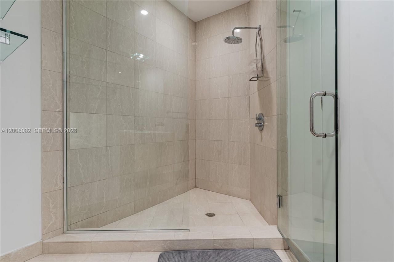 200 Biscayne Boulevard Way, Unit 5001, Miami, FL 33131 Photo