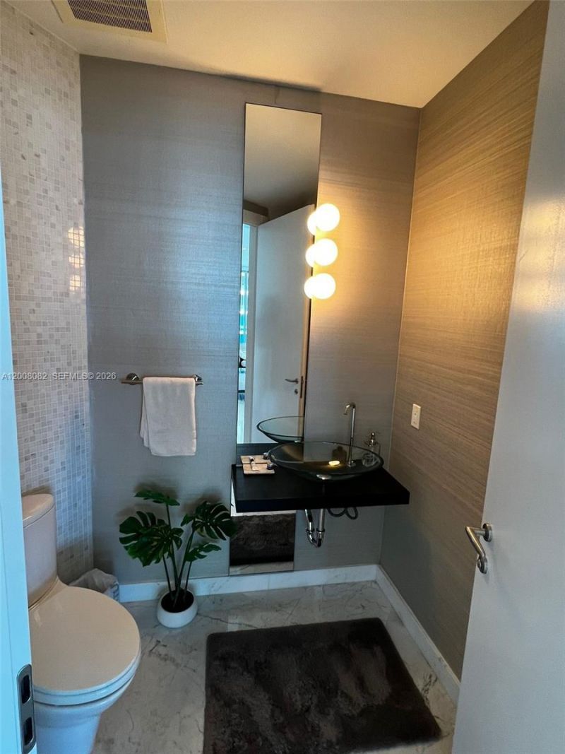 200 Biscayne Boulevard Way, Unit 5001, Miami, FL 33131 Photo