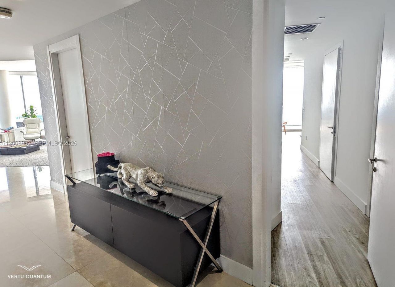 200 Biscayne Boulevard Way, Unit 5001, Miami, FL 33131 Photo