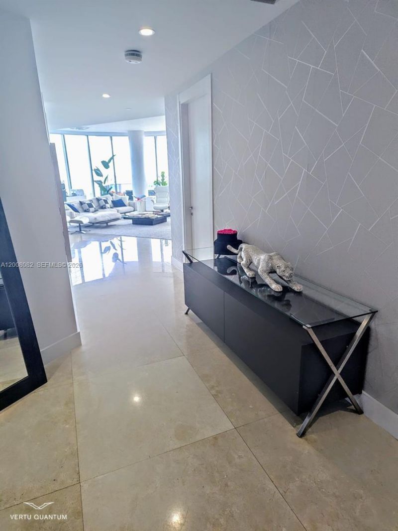 200 Biscayne Boulevard Way, Unit 5001, Miami, FL 33131 Photo