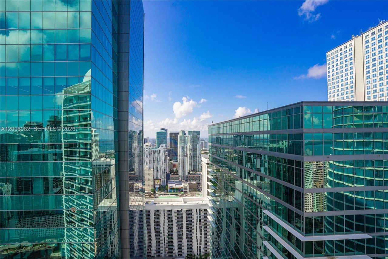 200 Biscayne Boulevard Way, Unit 5001, Miami, FL 33131 Photo