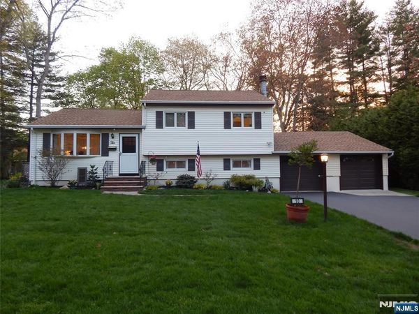 10 Lewis Road, MONTVALE, NJ 07645