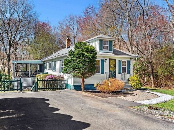 12 Lake Ave, Saugus, MA 01906