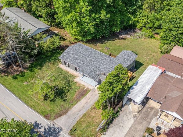 513 W Ridgecrest Drive, Kingston, TN 37763