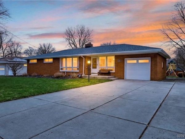 5315 Greenhurst Road, Williamsville, NY 14221