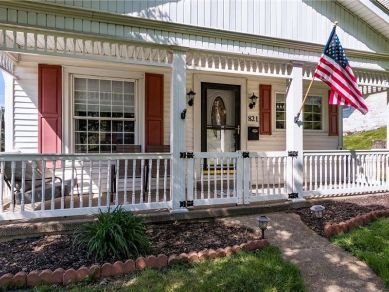 821 Stewart Avenue, Cambridge, OH 43725 Photo 2