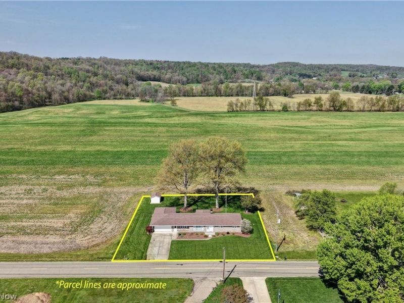 7090 Winfield Strasburg Road NW, Strasburg, OH 44680 Photo 3