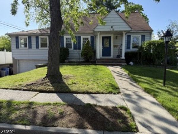 95 Westview Ave, Paramus, NJ 07652