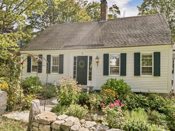 5 Trask Mountain Road, Wolfeboro, NH 03894