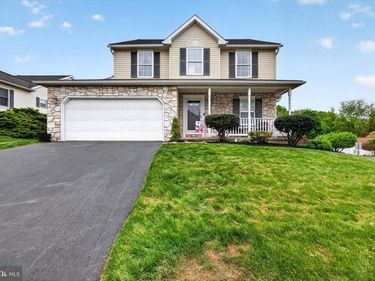 624 BARTLETT DRIVE, DALLASTOWN, PA 17313