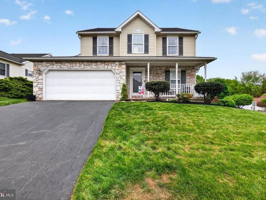 624 Bartlett Drive, Dallastown, PA 17313 Main Photo