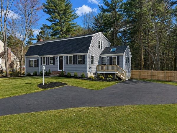 53 Bridge St, Raynham, MA 02767