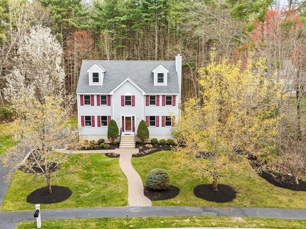 17 Seneca Lane, Wilmington, MA 01887