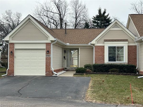 37257 Amhurst Drive, Westland, MI 48185