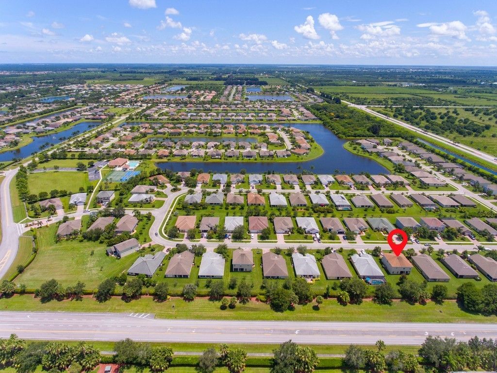 521 N Valencia Circle Sw, Vero Beach, FL 32968 Photo