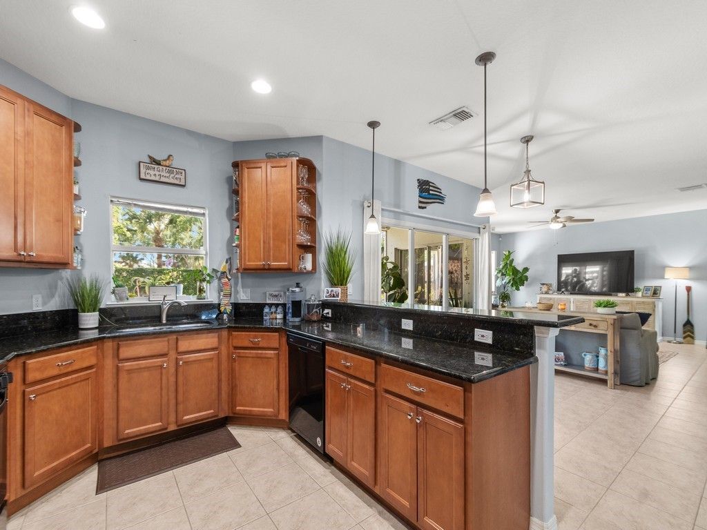 521 N Valencia Circle Sw, Vero Beach, FL 32968 Photo