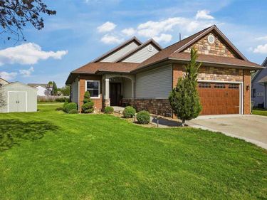 125 Stanwyck Dr, Iowa City, IA 52240