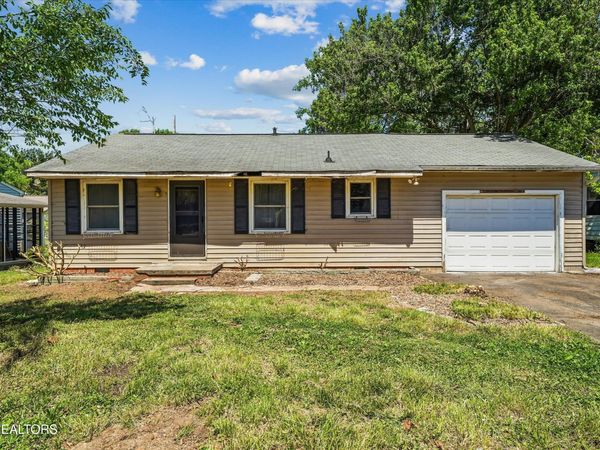 310 Defoe Circle, Maryville, TN 37804