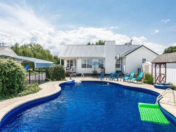 1705 Hunt Ln , Pleasant View, TN 37146