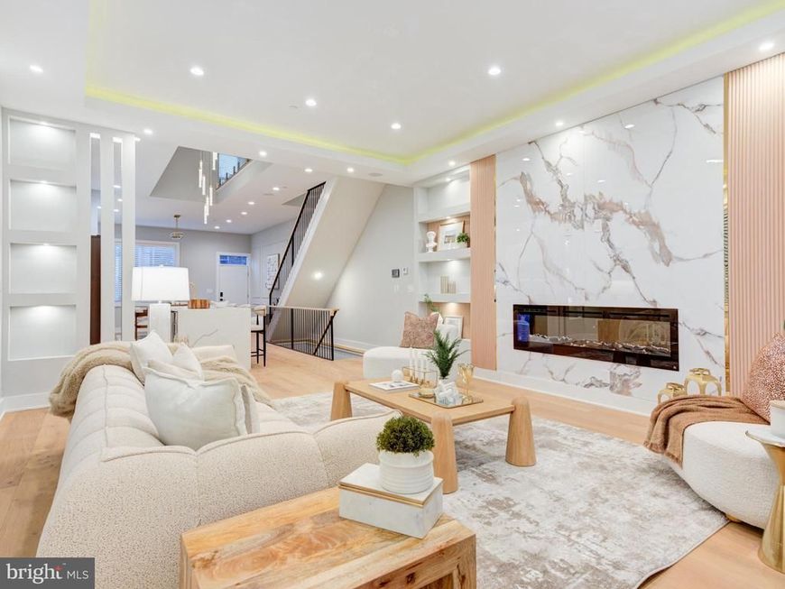 1019 E Palmer Street , Philadelphia, PA 19125 Main Photo