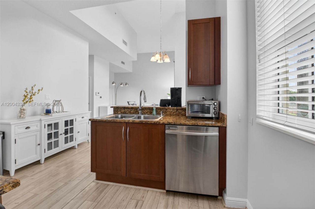 350 N Federal Hwy, Unit TH102S, Boynton Beach, FL 33435 Photo