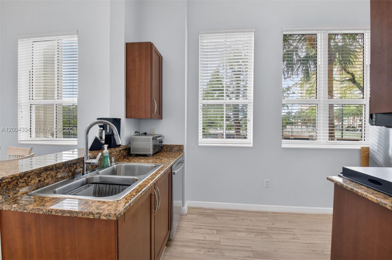 350 N Federal Hwy, Unit TH102S, Boynton Beach, FL 33435 Photo