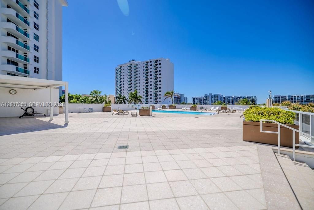 2751 S Ocean Dr , Unit 504S, Hollywood, FL 33019 Photo