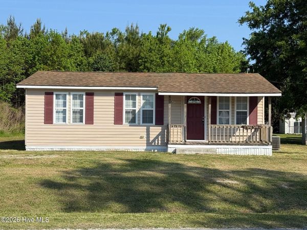 937 Parkertown Road , Hubert, NC 28539