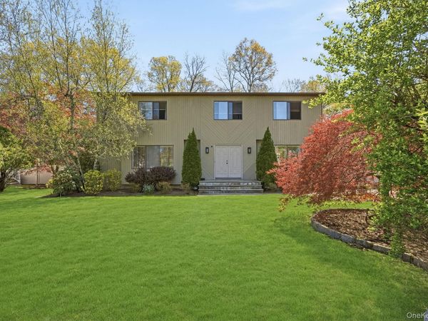 26 Devonshire Dr, White Plains, NY 10605