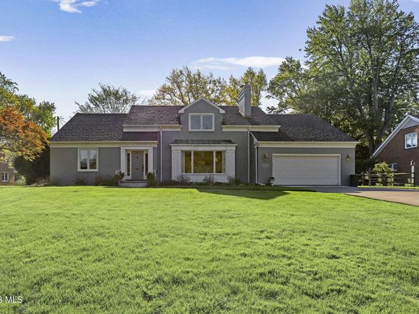 2128 Evergreen Road, Ottawa Hills, OH 43606