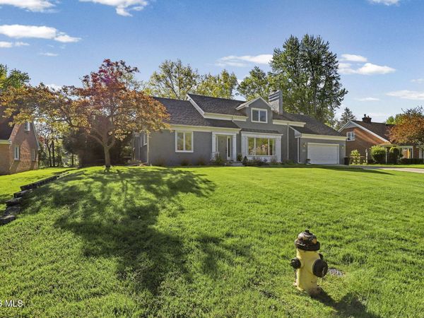 2128 Evergreen Road, Ottawa Hills, OH 43606