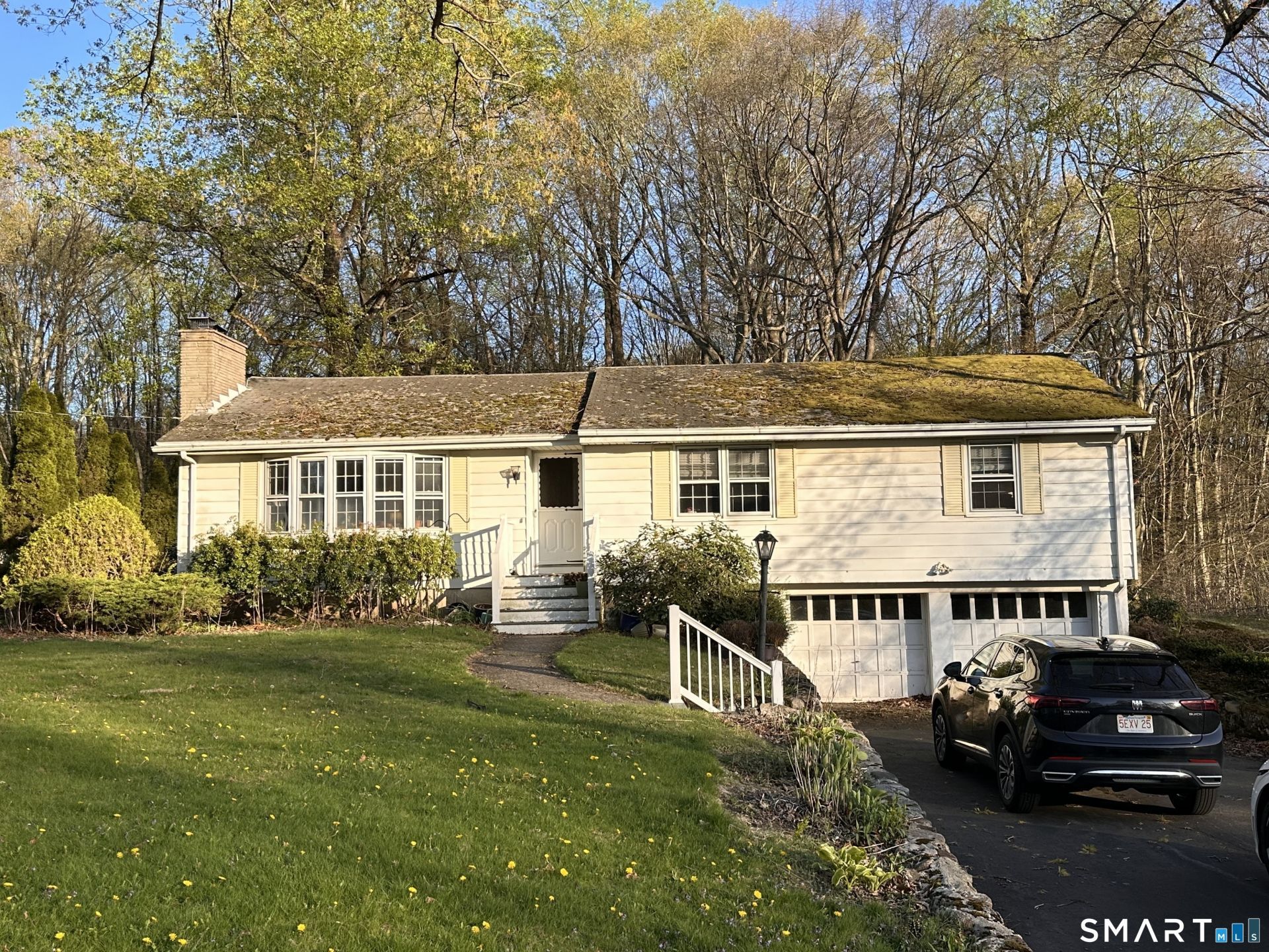 438 Old Country, Orange, CT 06477 Main Photo