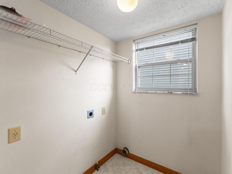 1200 Wexford Green Boulevard, Columbus, OH 43228 Photo 24