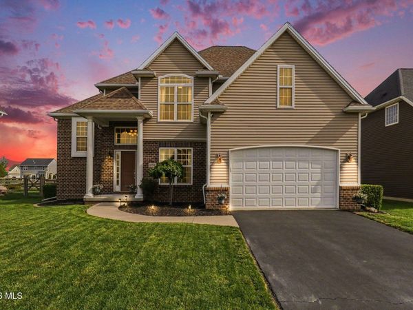 10750 Sun Trace Drive, Perrysburg, OH 43551