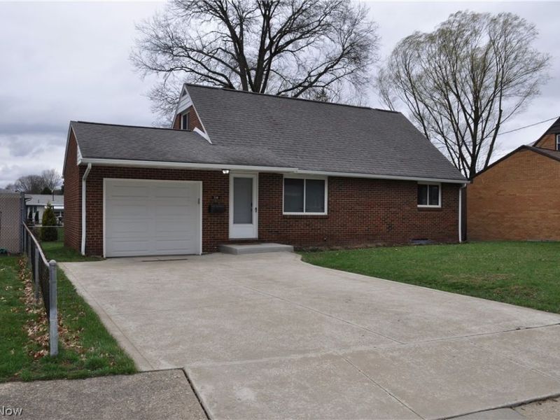 539 Royer Avenue NW, North Canton, OH 44720 Photo 3