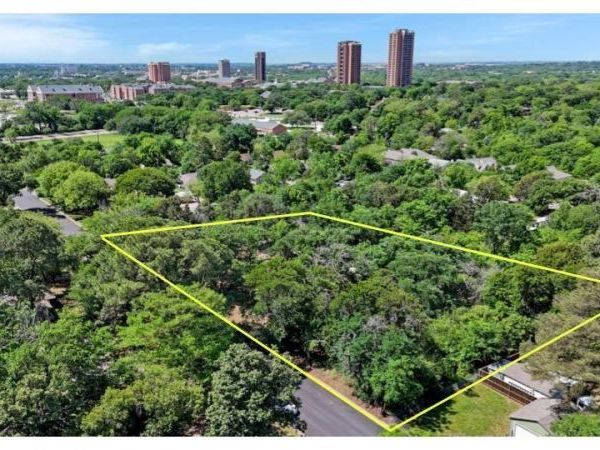 2105 and 2109 Cherrywood Lane, Denton, TX 76209