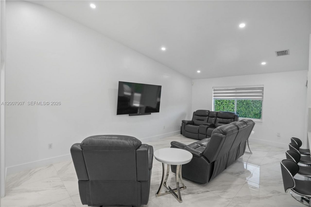 14005 SW 17th Ter , Miami, FL 33175 Photo