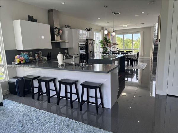 10331 NW 64th Ln , Unit 10331, Doral, FL 33178