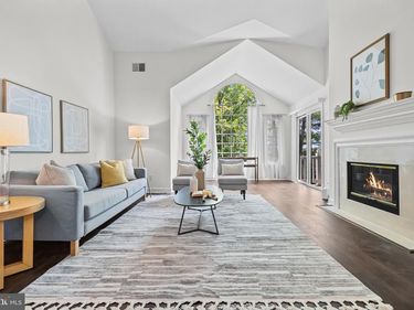 17045 ISLIP LOOP, Unit 303, DUMFRIES, VA 22026