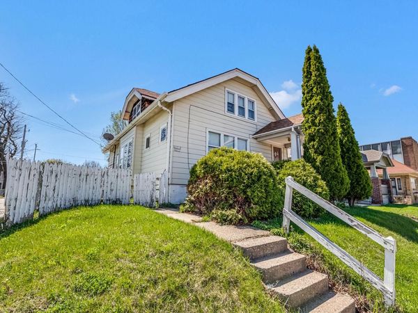 4221 W Bernhard PLACE, Milwaukee, WI 53216