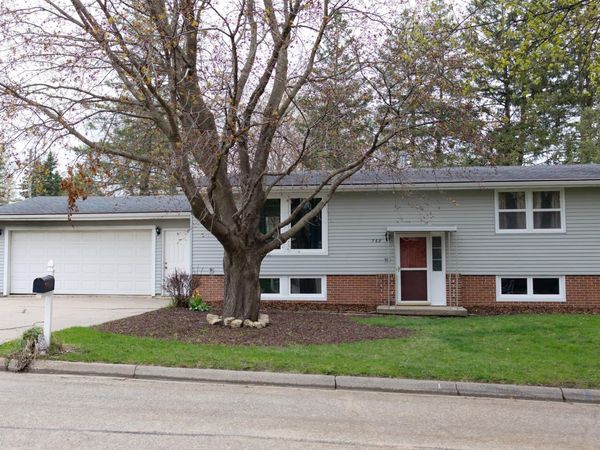 768 2nd Avenue , Zumbrota, MN 55992