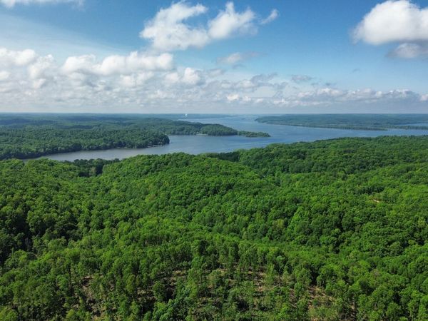 535 Highwater rd , Waverly, TN 37185