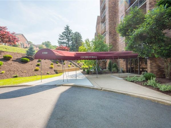1500 Cochran Road, Unit 910, Pittsburgh, PA 15243
