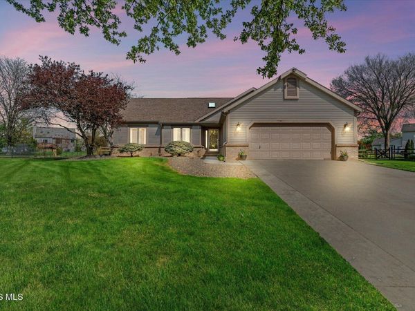 1795 Arrow Lane , Perrysburg, OH 43551