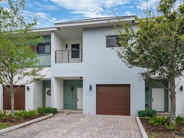 4416 NW 9th St , Plantation, FL 33317